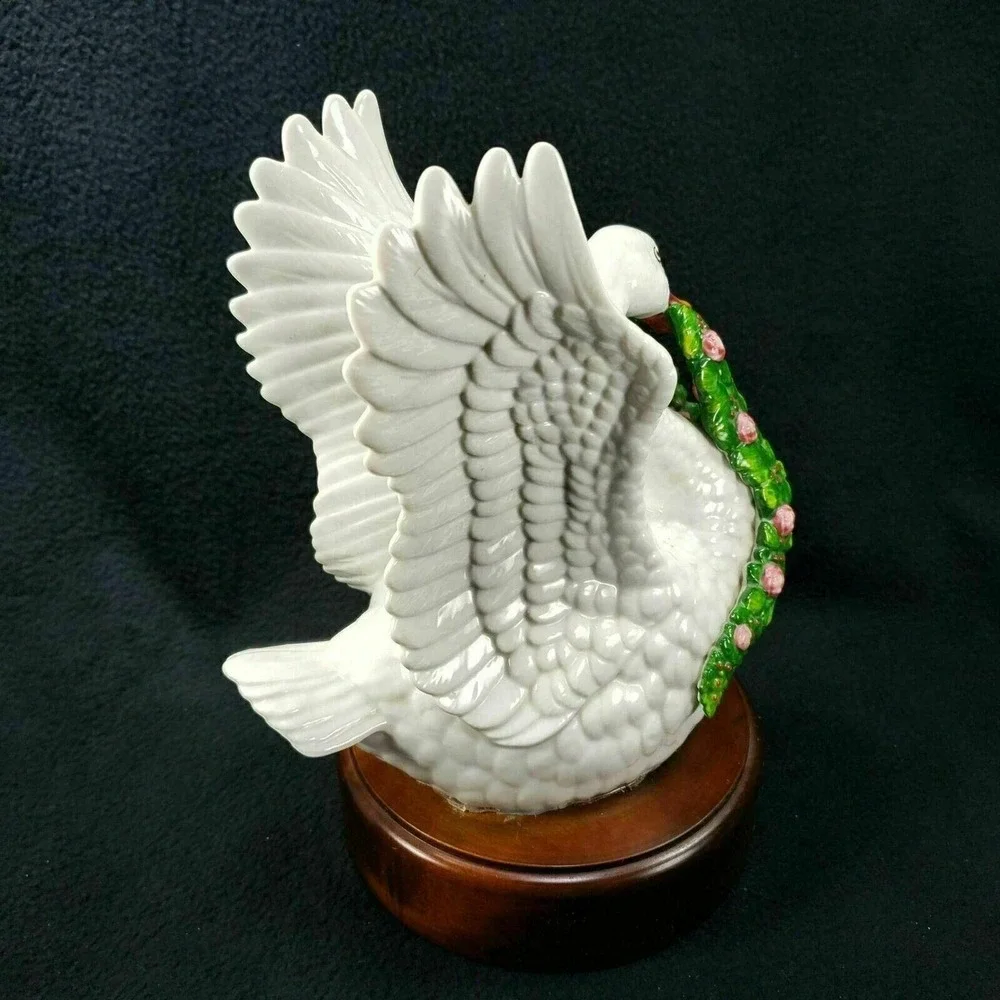 Neiman Marcus Swan Tchaikovsky Swan Lake Finale Japan Musical Box Wind Up
